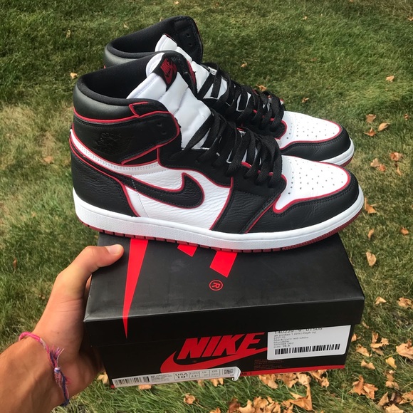 Nike Air Jordan 1 High OG ‘Bloodline’ - Picture 1 of 5